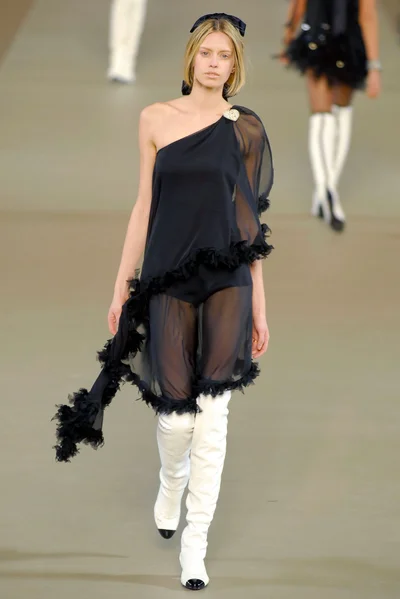 Look 48